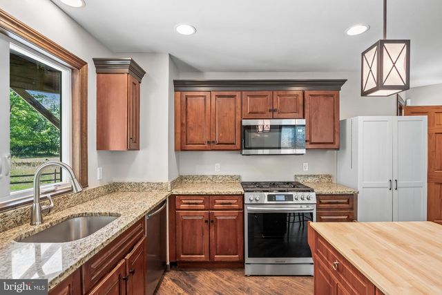 6330 ESTELLE AVE, Mays Landing, NJ 08330