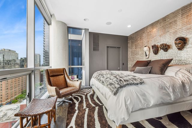 110 W SUPERIOR Street 1502, Chicago, IL 60654