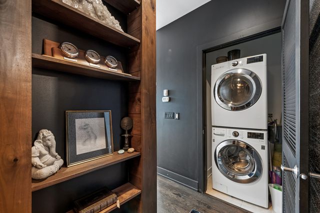 110 W SUPERIOR Street 1502, Chicago, IL 60654