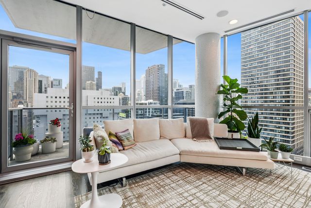 110 W SUPERIOR Street 1502, Chicago, IL 60654