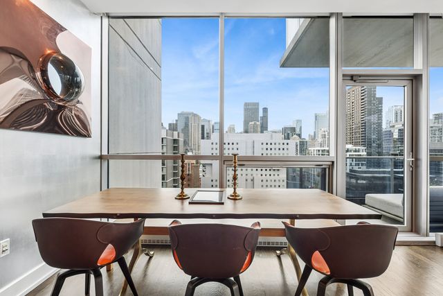 110 W SUPERIOR Street 1502, Chicago, IL 60654