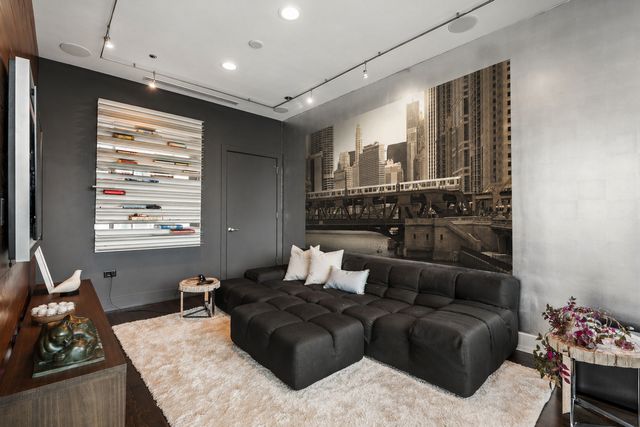 110 W SUPERIOR Street 1502, Chicago, IL 60654