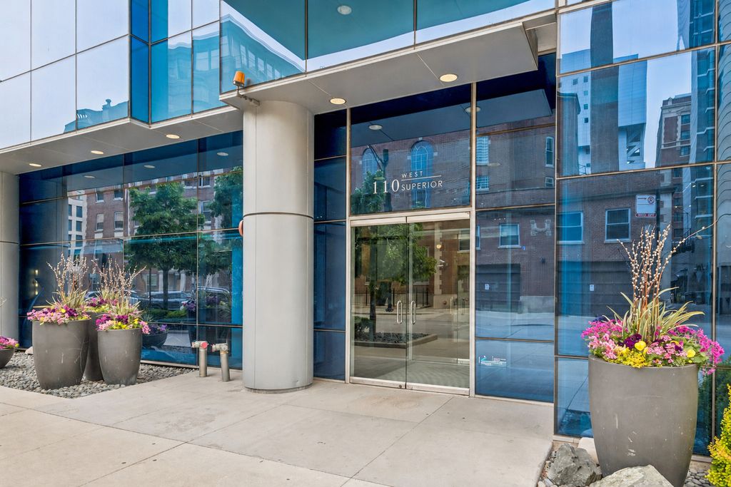 110 W SUPERIOR Street 1502, Chicago, IL 60654