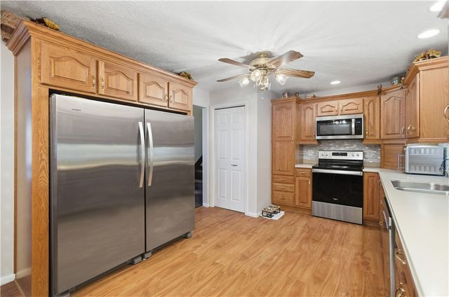 605 Davidson Dr, Rochester Twp, PA 15074