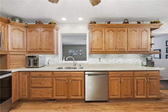 605 Davidson Dr, Rochester Twp, PA 15074