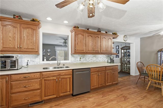 605 Davidson Dr, Rochester Twp, PA 15074