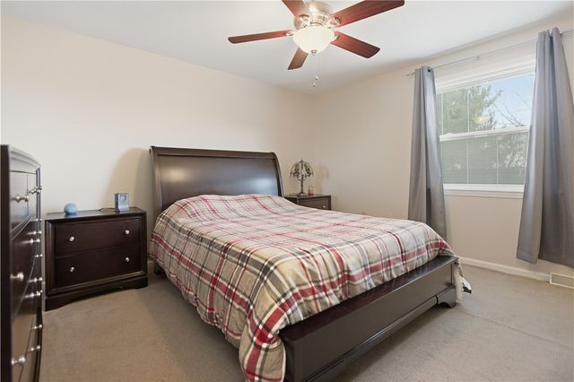 605 Davidson Dr, Rochester Twp, PA 15074