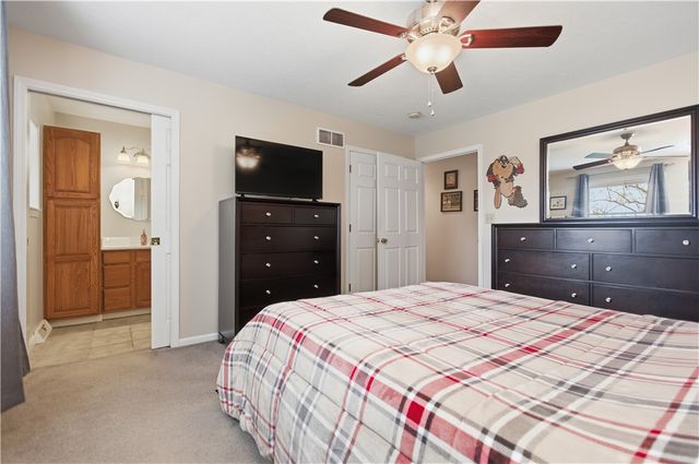 605 Davidson Dr, Rochester Twp, PA 15074