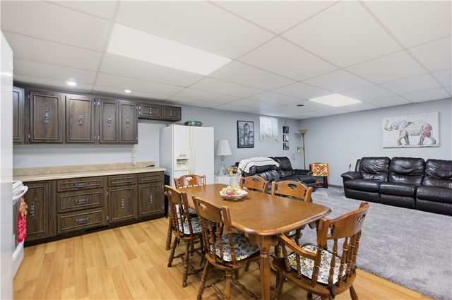 605 Davidson Dr, Rochester Twp, PA 15074