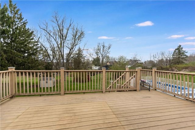 605 Davidson Dr, Rochester Twp, PA 15074