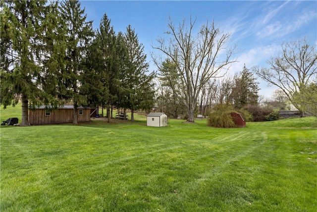 605 Davidson Dr, Rochester Twp, PA 15074