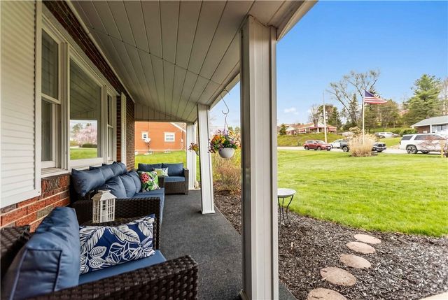 605 Davidson Dr, Rochester Twp, PA 15074