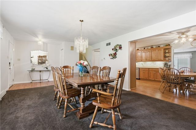 605 Davidson Dr, Rochester Twp, PA 15074