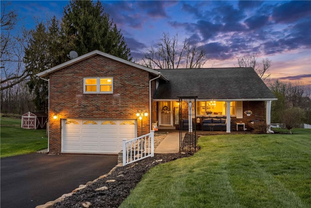 605 Davidson Dr, Rochester Twp, PA 15074