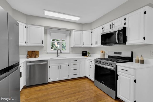 9695 HOLLY OAK CT, Fairfax Station, VA 22039