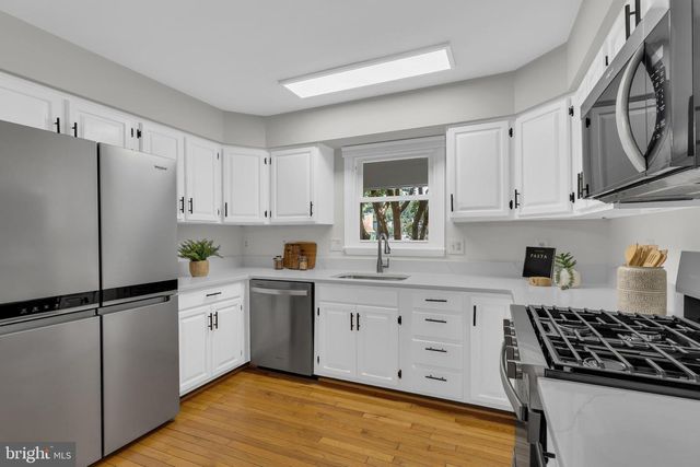 9695 HOLLY OAK CT, Fairfax Station, VA 22039