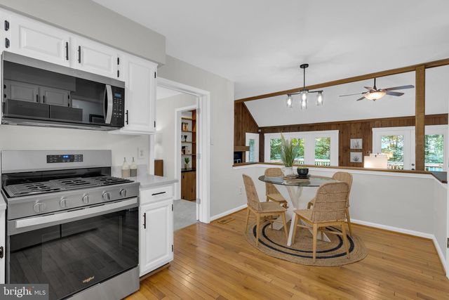 9695 HOLLY OAK CT, Fairfax Station, VA 22039
