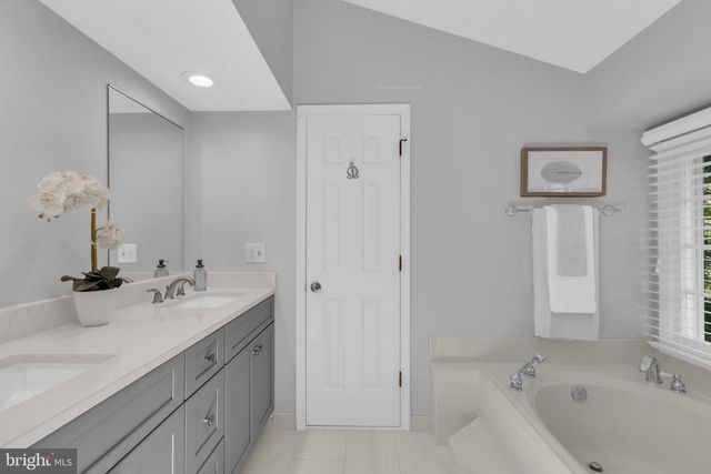 9695 HOLLY OAK CT, Fairfax Station, VA 22039