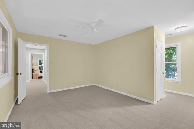 9695 HOLLY OAK CT, Fairfax Station, VA 22039