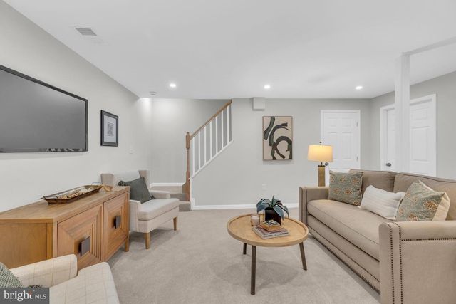 9695 HOLLY OAK CT, Fairfax Station, VA 22039