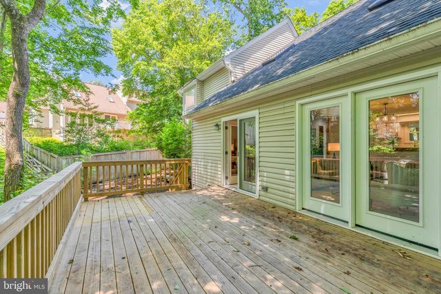 9695 HOLLY OAK CT, Fairfax Station, VA 22039