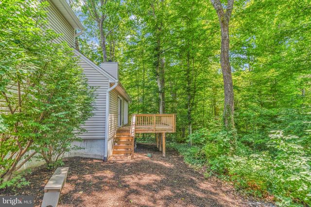9695 HOLLY OAK CT, Fairfax Station, VA 22039