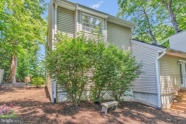 9695 HOLLY OAK CT, Fairfax Station, VA 22039