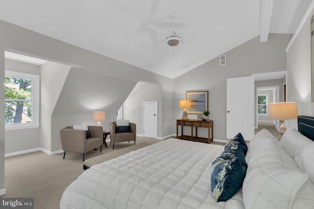 9695 HOLLY OAK CT, Fairfax Station, VA 22039