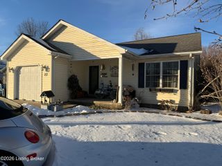 27 Howard Dr, Brandenburg, KY 40108