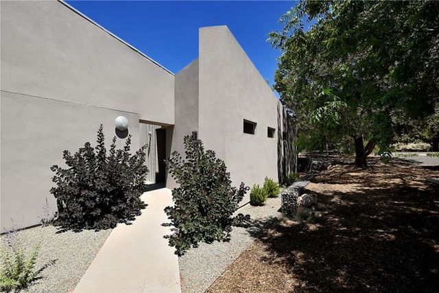 4007 Old Santa Fe Trail, Santa Fe, NM 87505