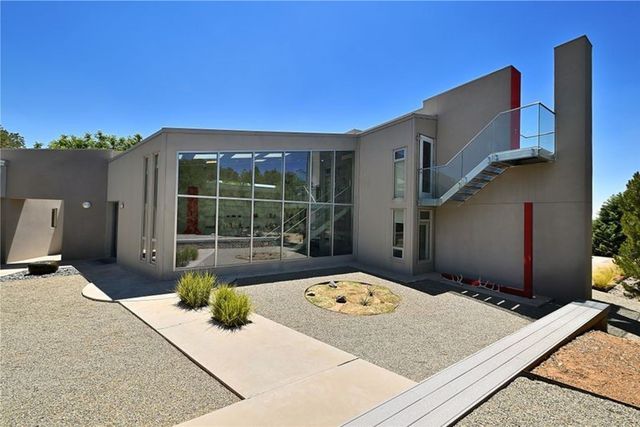 4007 Old Santa Fe Trail, Santa Fe, NM 87505
