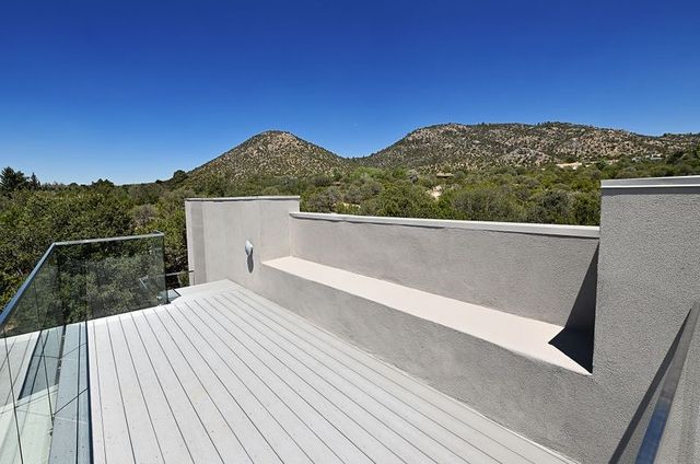 4007 Old Santa Fe Trail, Santa Fe, NM 87505