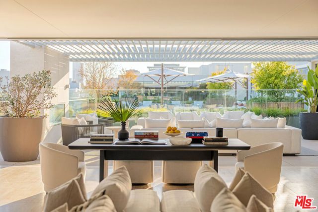 9200 Wilshire Blvd 201W, Beverly Hills, CA 90212