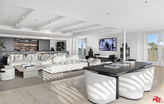 9200 Wilshire Blvd 201W, Beverly Hills, CA 90212