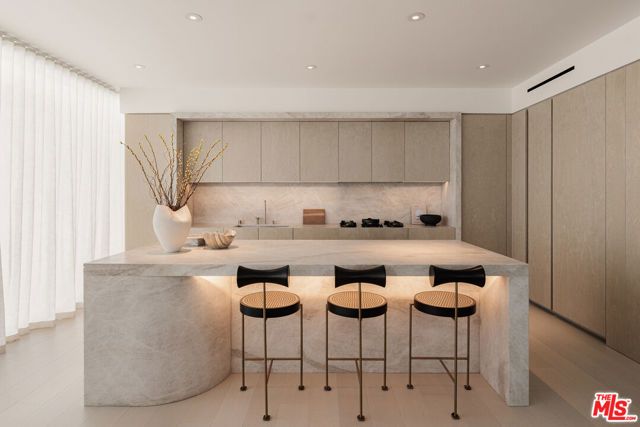 9200 Wilshire Blvd 201W, Beverly Hills, CA 90212