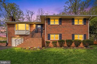 5908 BUSH HILL DR, Alexandria, VA 22310