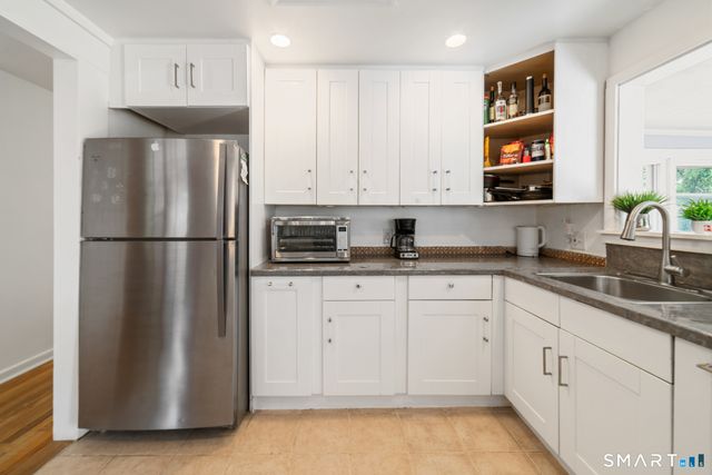 21 Fountain Terrace, New Haven, CT 06515