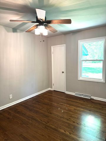 2851 44th Street, Highland, IN 46322