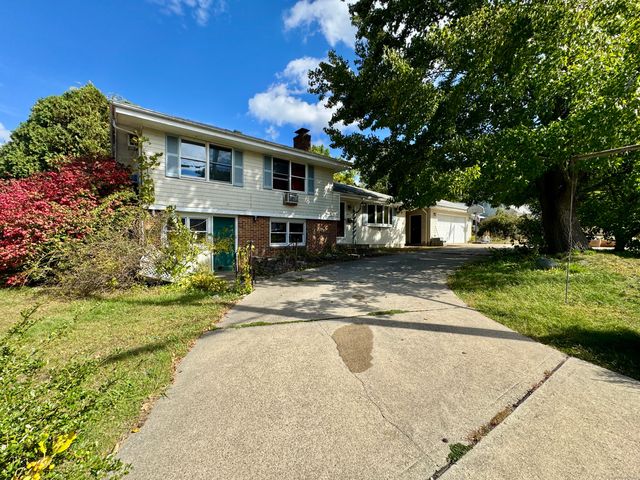 27 Sycamore Road, Norwich, CT 06360
