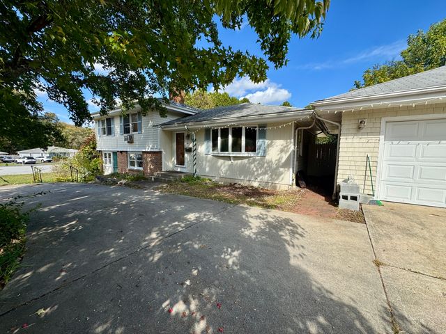 27 Sycamore Road, Norwich, CT 06360