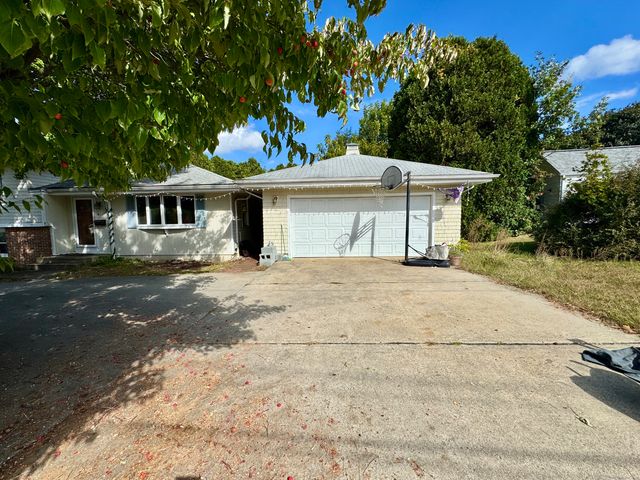 27 Sycamore Road, Norwich, CT 06360