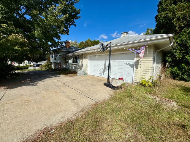 27 Sycamore Road, Norwich, CT 06360