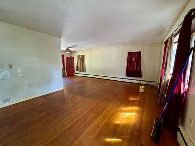 27 Sycamore Road, Norwich, CT 06360