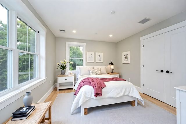 19 Morrill Dr, Wayland, MA 01778