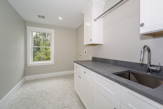 19 Morrill Dr, Wayland, MA 01778