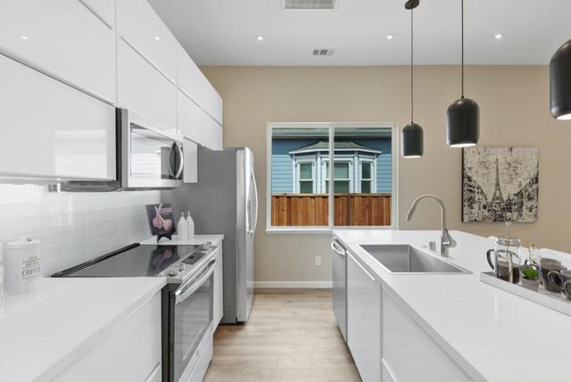 387 N 12th Street, San Jose, CA 95112