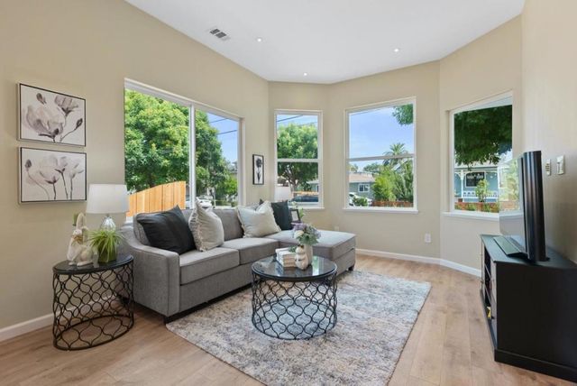 387 N 12th Street, San Jose, CA 95112