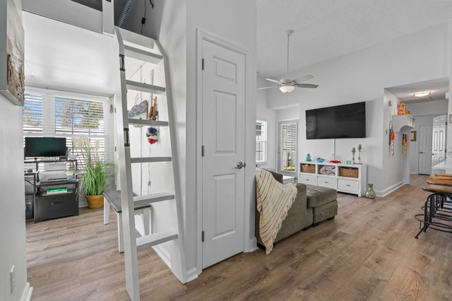 913 Charles St., North Myrtle Beach, SC 29582