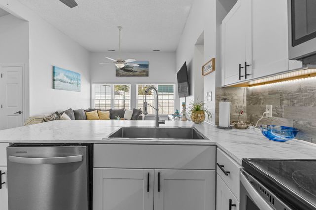 913 Charles St., North Myrtle Beach, SC 29582