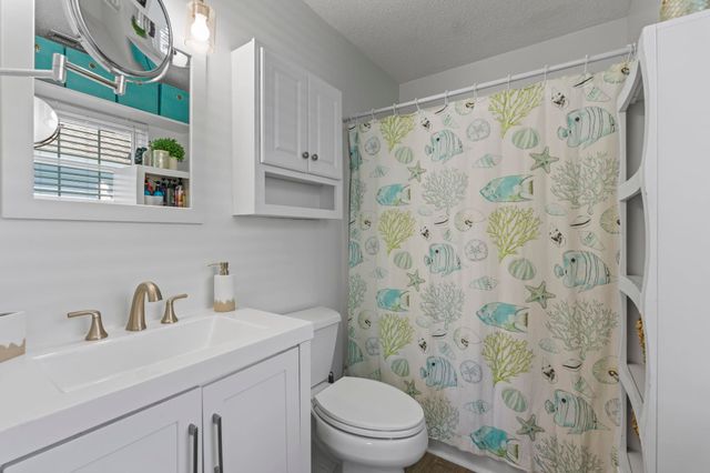 913 Charles St., North Myrtle Beach, SC 29582